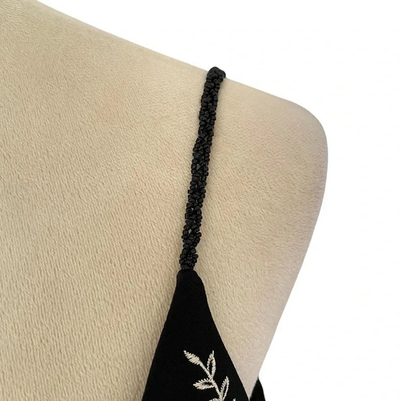 Maggy London Floral Black White Elegant Embroidered Detailed Dress Women Size 8 - Picture 5 of 7